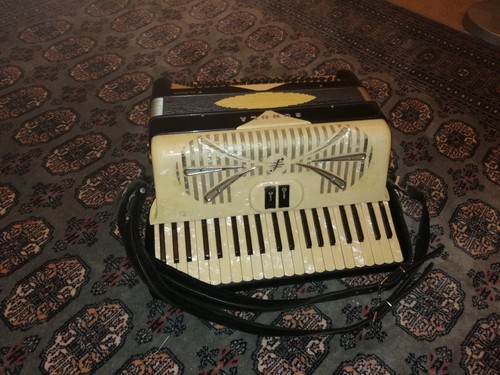 Sonola 120 bass accordion - 120,
