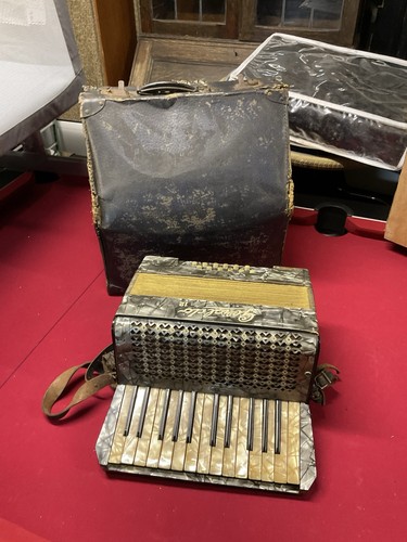 Geraldo accordion needs - accordion.,