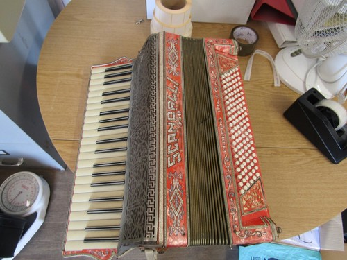 Scandalli 550 accordion