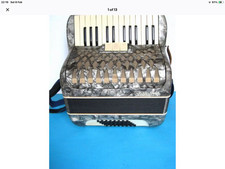 La PALOMA  Accordion  40 Bass