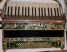 Vintage Soprani 120 Base Piano