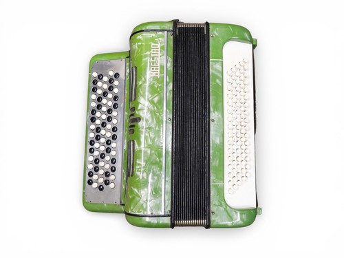 Maestro row button accordion - row,