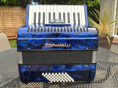 Stephanelli bass accordion - 48,