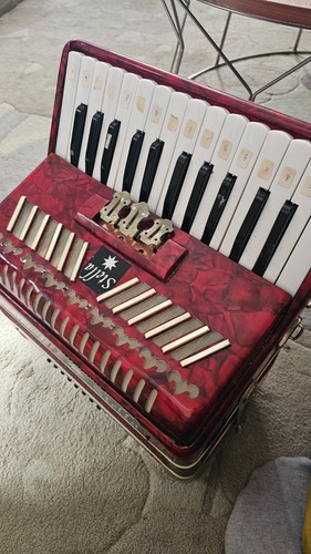 Bass piano accordion - piano,