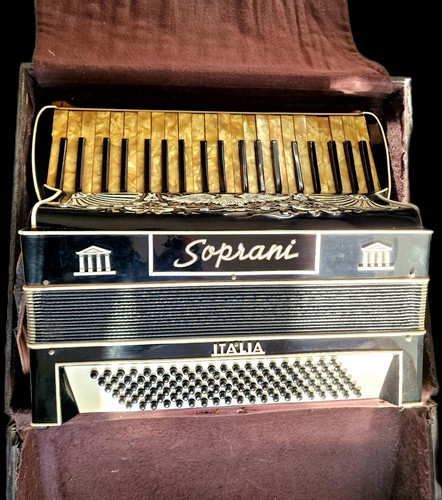 Piano accordion soprani works - piano, soprani.